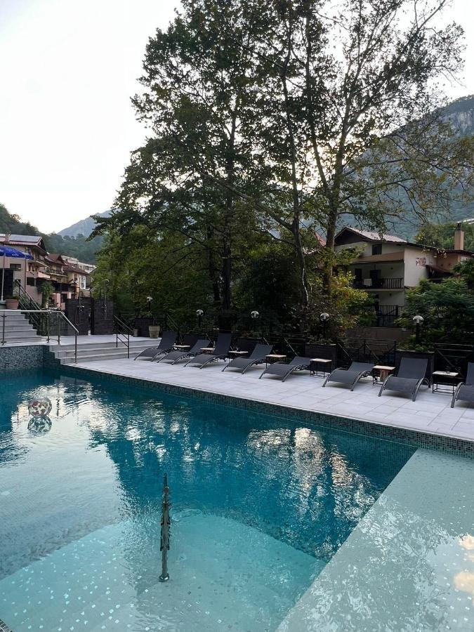 Hotel Holiday Maria Băile Herculane Extérieur photo