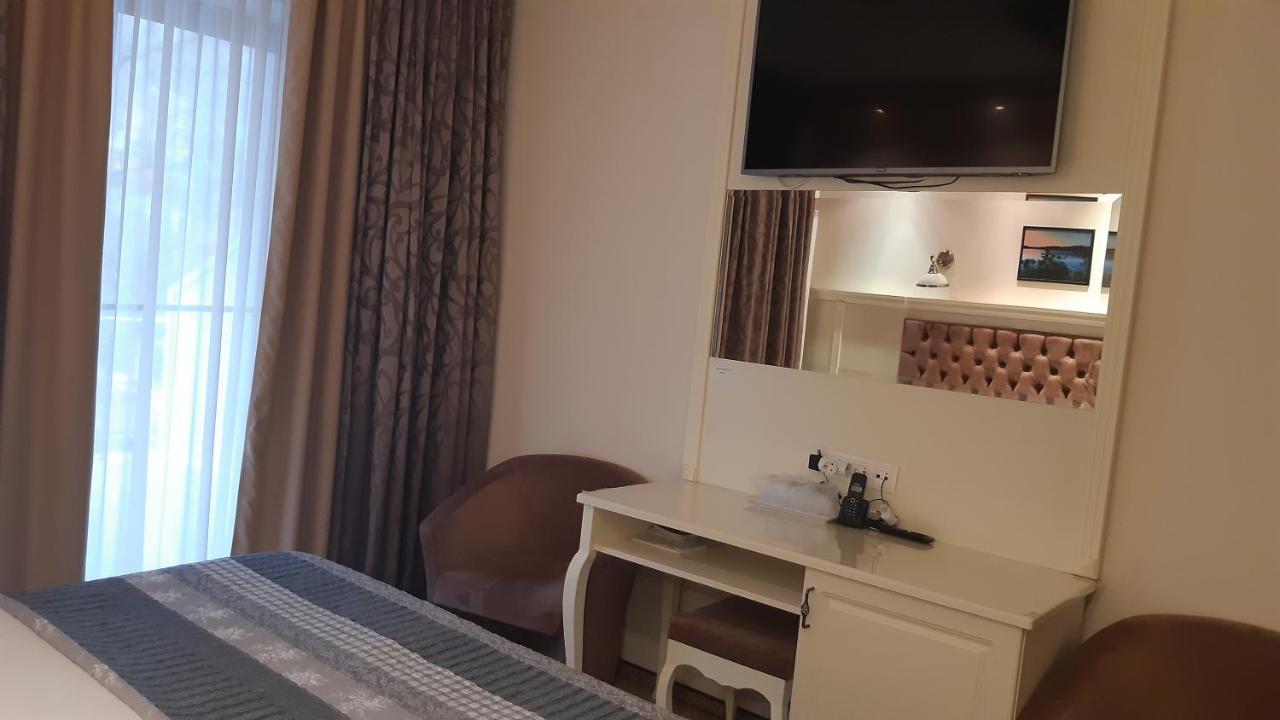 Hotel Holiday Maria Băile Herculane Extérieur photo