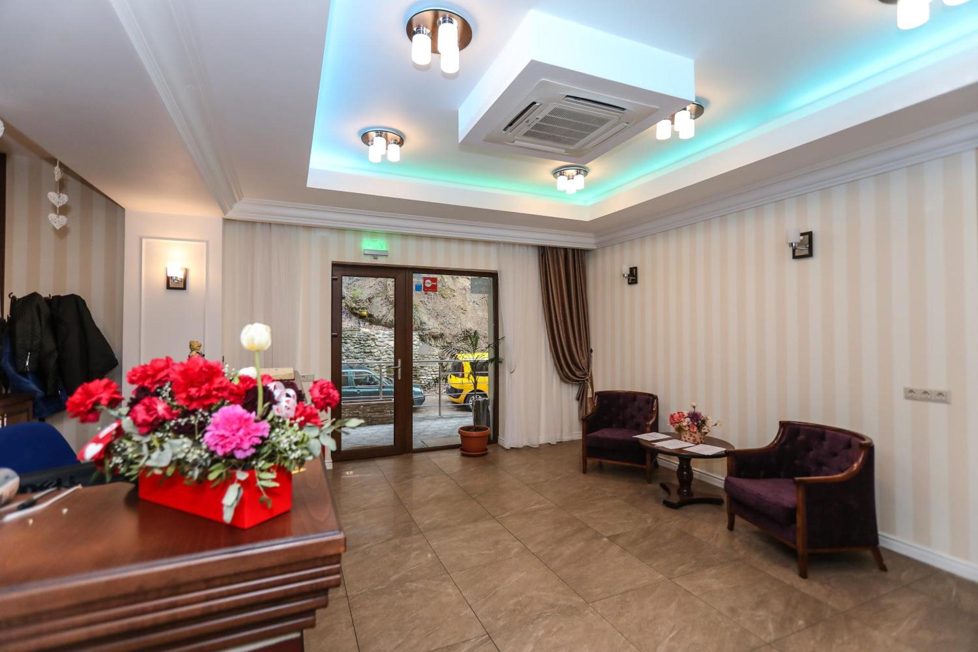 Hotel Holiday Maria Băile Herculane Extérieur photo