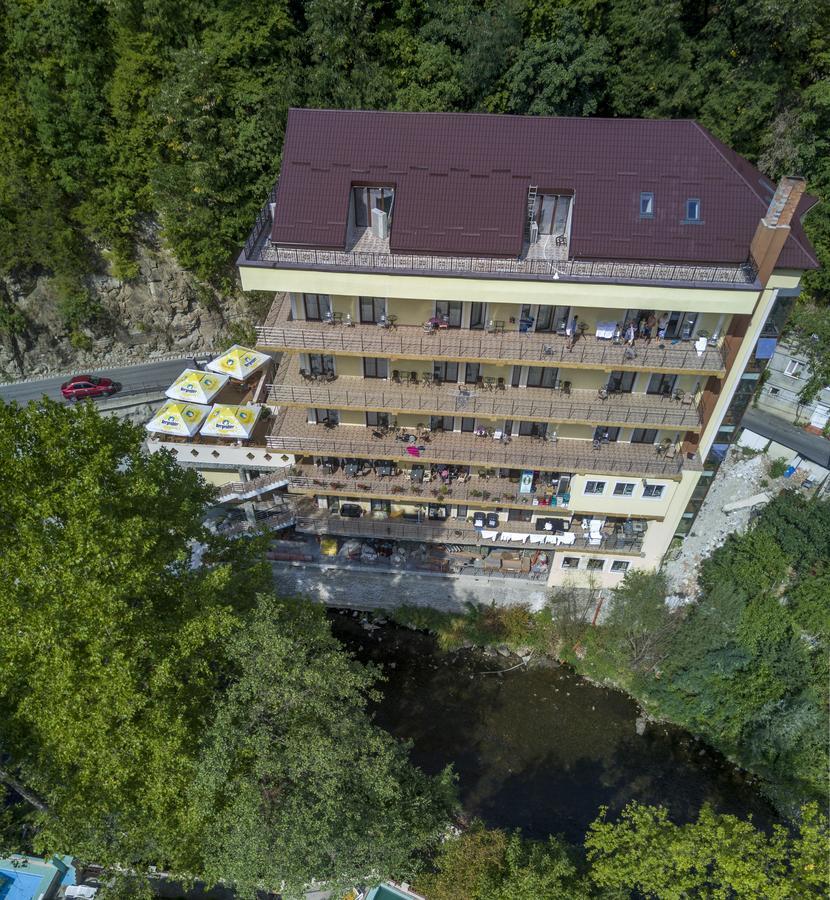 Hotel Holiday Maria Băile Herculane Extérieur photo