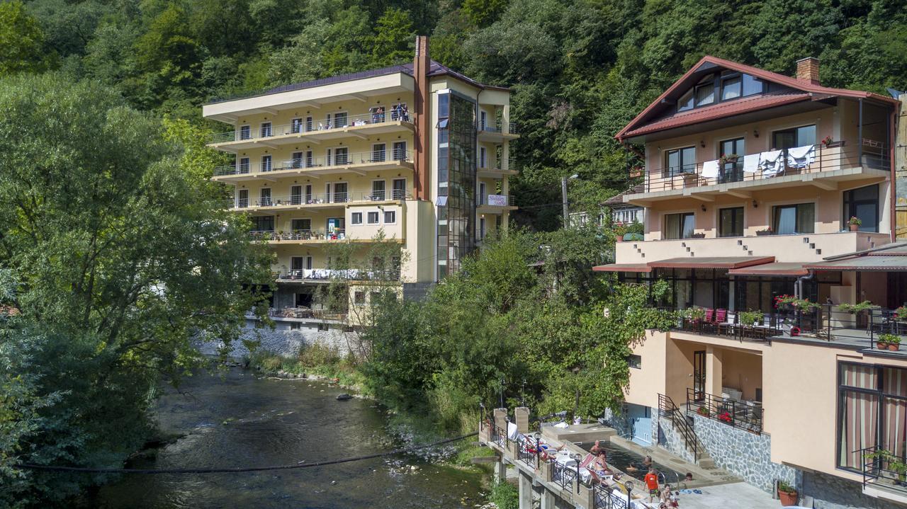 Hotel Holiday Maria Băile Herculane Extérieur photo