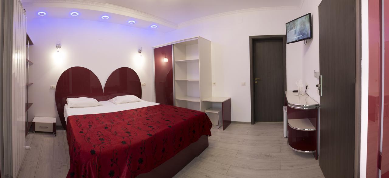 Hotel Holiday Maria Băile Herculane Extérieur photo