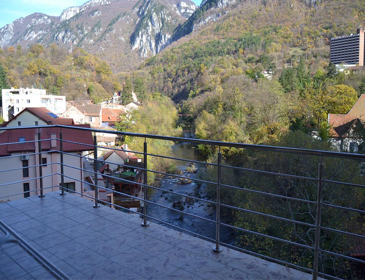 Hotel Holiday Maria Băile Herculane Extérieur photo