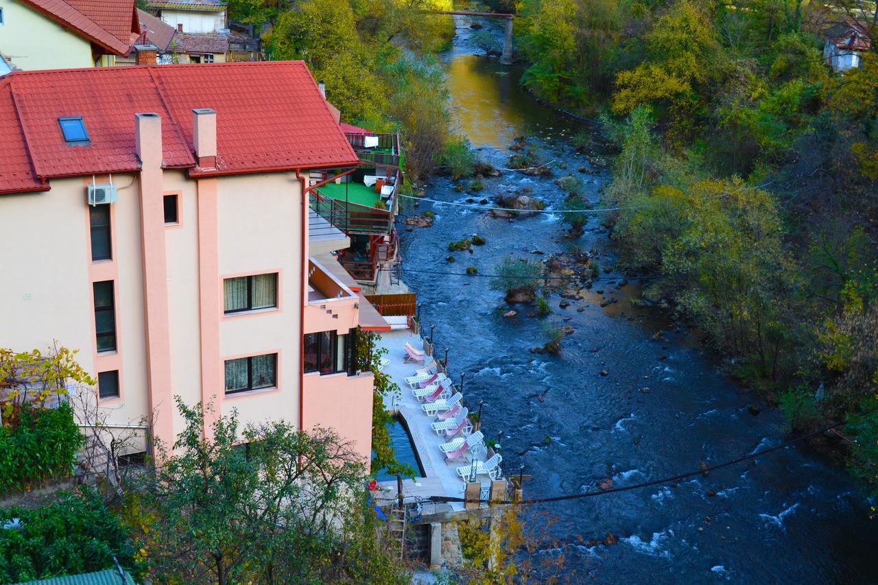 Hotel Holiday Maria Băile Herculane Extérieur photo
