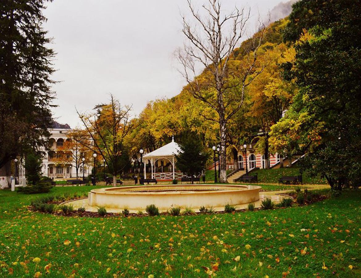 Hotel Holiday Maria Băile Herculane Extérieur photo