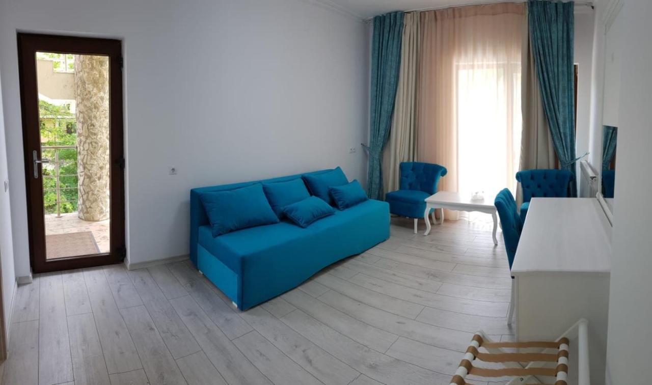 Hotel Holiday Maria Băile Herculane Extérieur photo